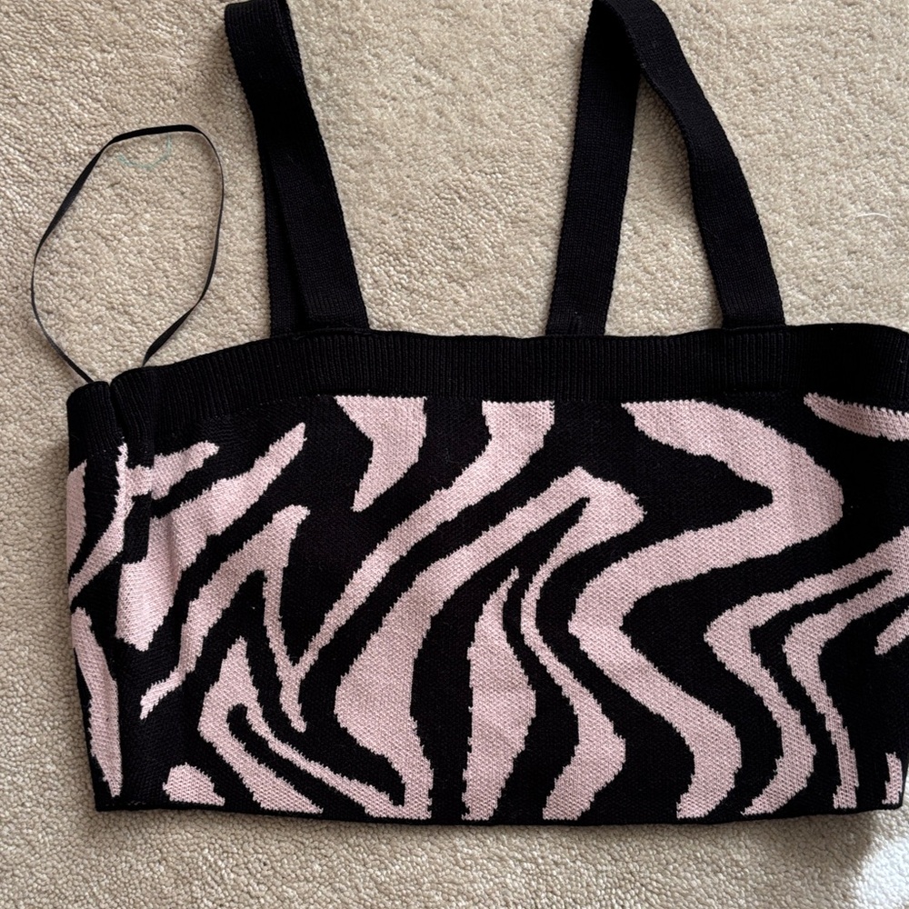 525 America Black and Pink Knit Top